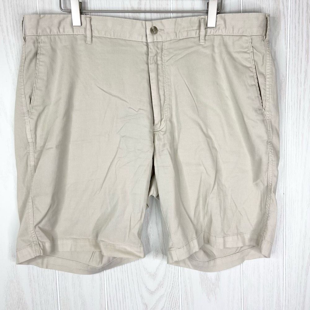 Peter Millar Golf Short Men’s Beige 4 Pockets Flat Front Chino Size 38